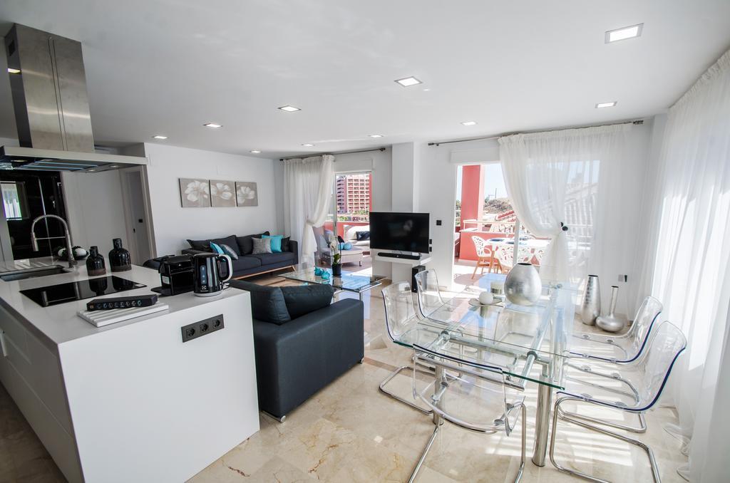 Gorgeous 170 Sq.M. Penthouse With Sea View Terraces Lejlighed Benalmádena Eksteriør billede