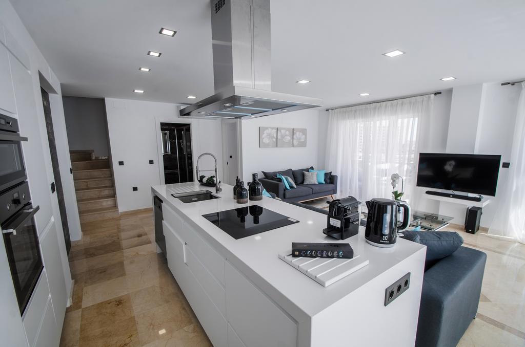 Gorgeous 170 Sq.M. Penthouse With Sea View Terraces Lejlighed Benalmádena Eksteriør billede